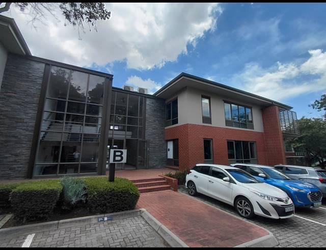 330M² OFFICE TO LET IN MAGALIESSIG